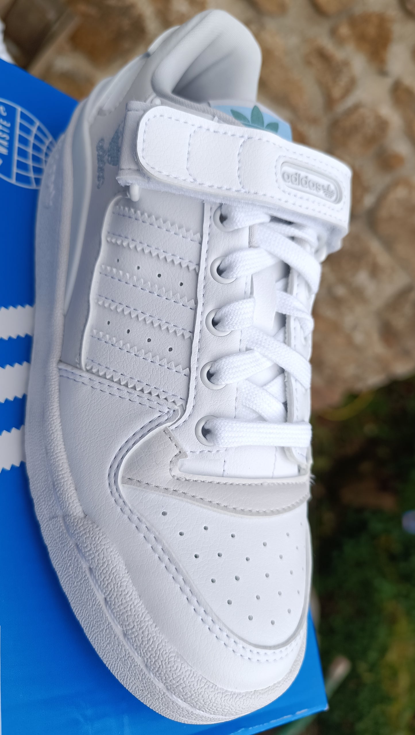 Destockage -50% baskets sneakers adidas forum low vegan femme 36 2/3 37 1/3 .