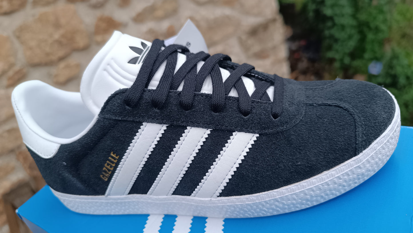 Destockage -50% baskets adidas gazelle mixte junior femme garçon fille .