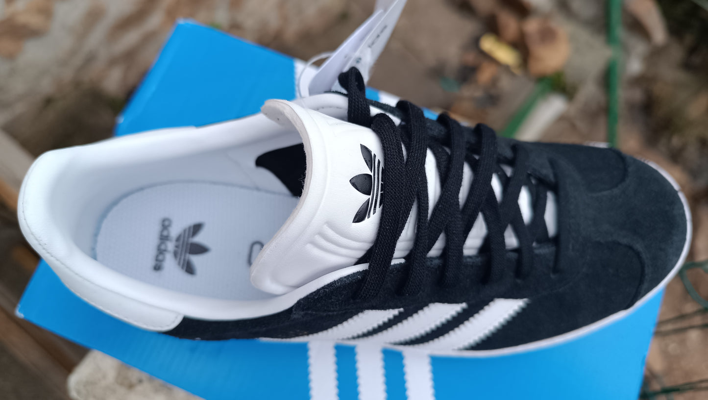 Destockage -50% baskets adidas gazelle mixte femme garçon fille . 37 1/3