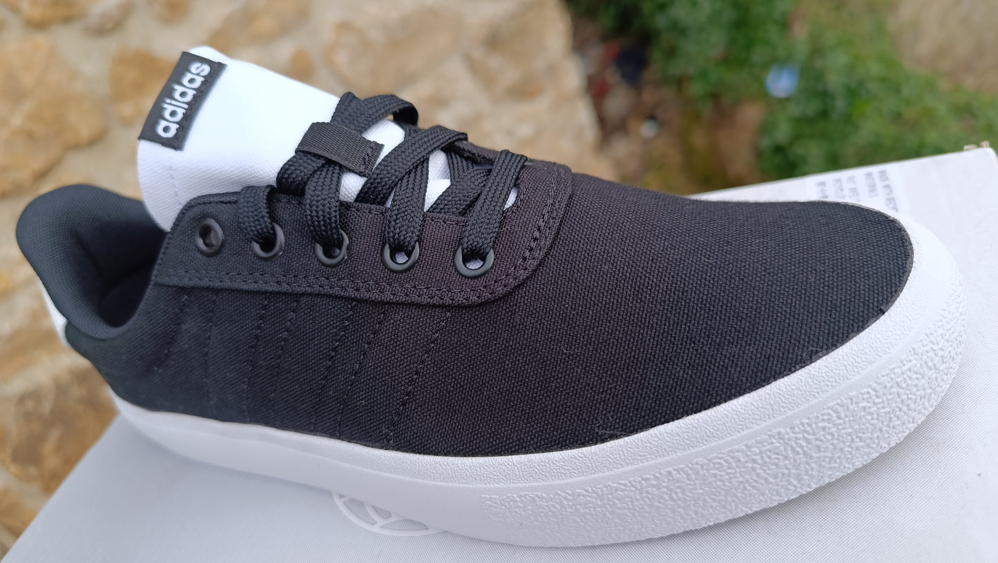Destockage -50% baskets ADIDAS vulcraid3r homme 41 1/3 43 1/3 44 2/3