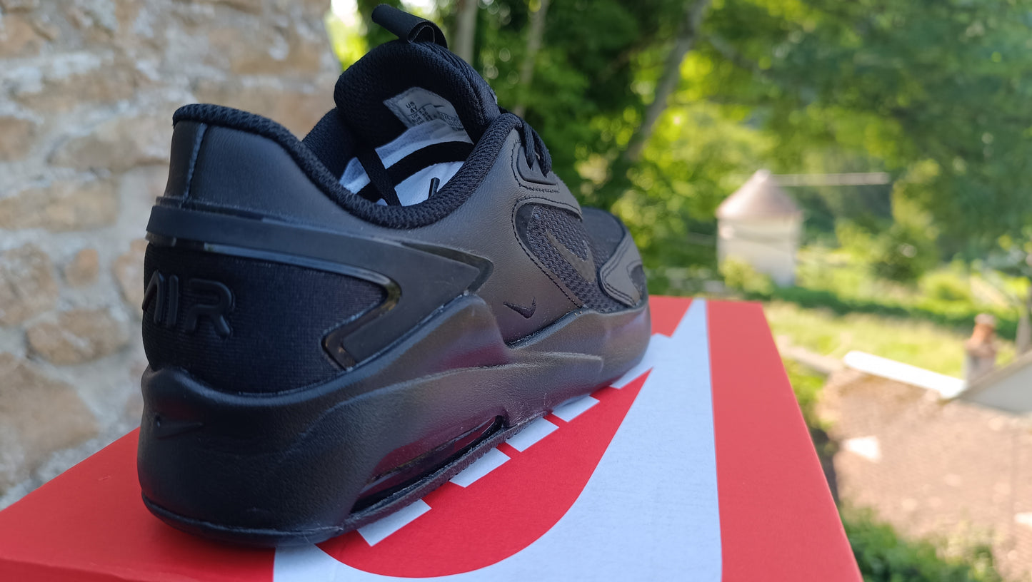 Destockage -50% baskets sneakers Nike air max bolt triple black junior mixte femme garçon 36 37.5 CW1626-001