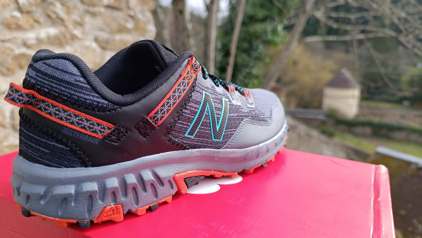 Déstockage baskets New Balance mt 410 trail running homme 40