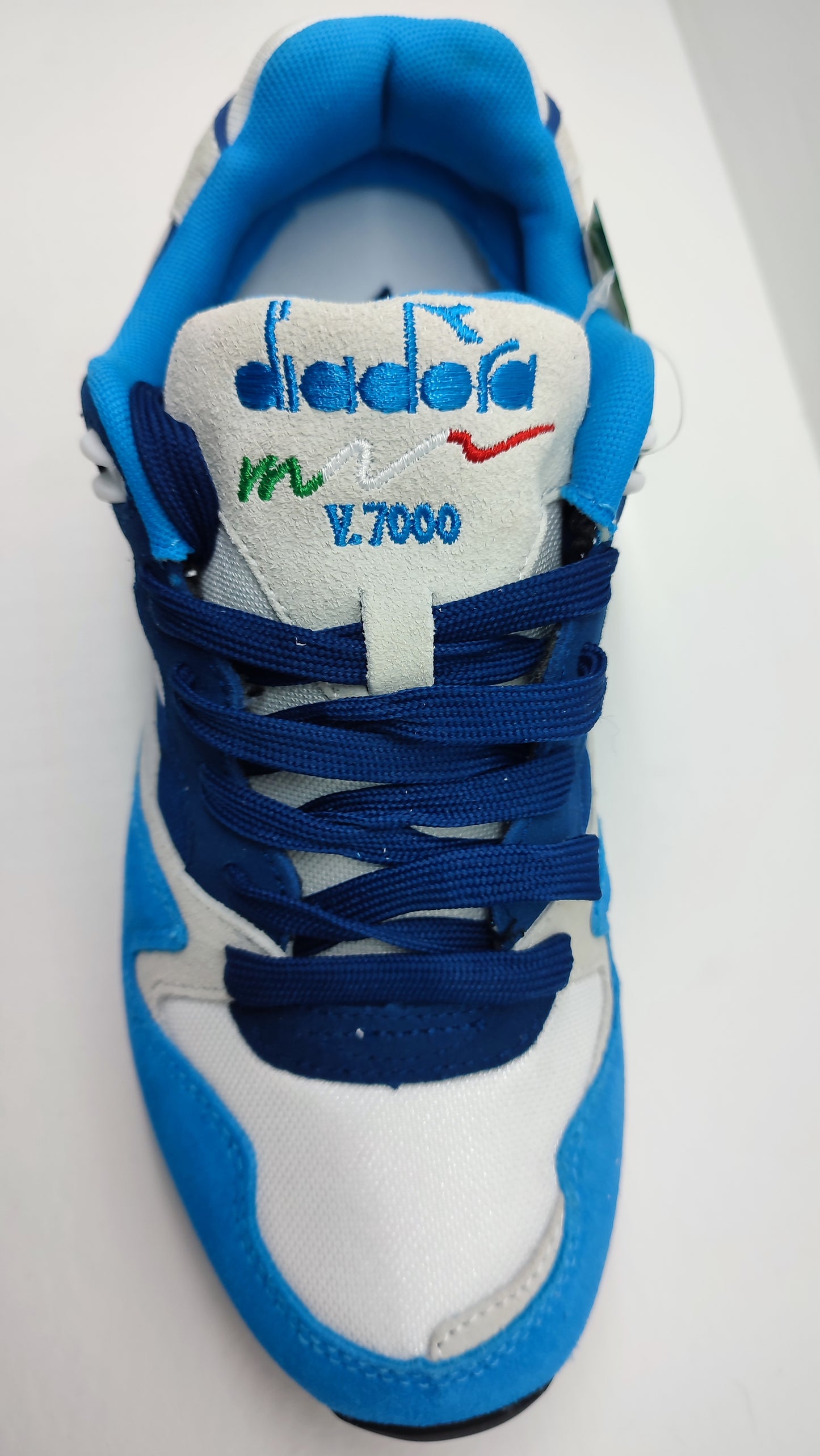 DESTOCKAGE BASKETS Diadora v7000 homme 40